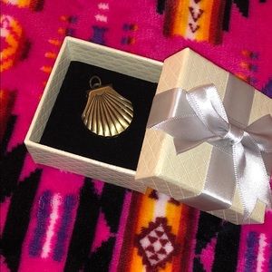 Sea shell pocket watch/ necklace